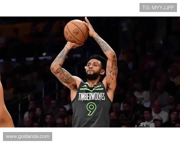 沃克底角三分绝杀老鹰奋力追平比分两队激战进入决胜时刻