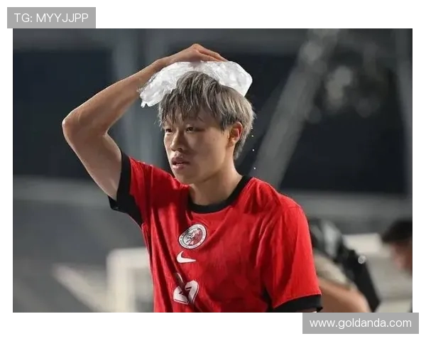 国安教学赛绿白互交白卷茹子楠阿不都海米提亮相出场成焦点攻防对抗