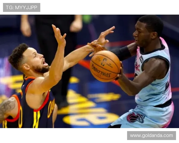 葛昭宝高效8中6罚球全中砍15分串联全队助攻制胜带队取胜表现亮眼